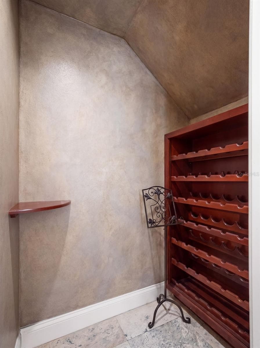 9222 SLOANE STREET — photo 15 of 100