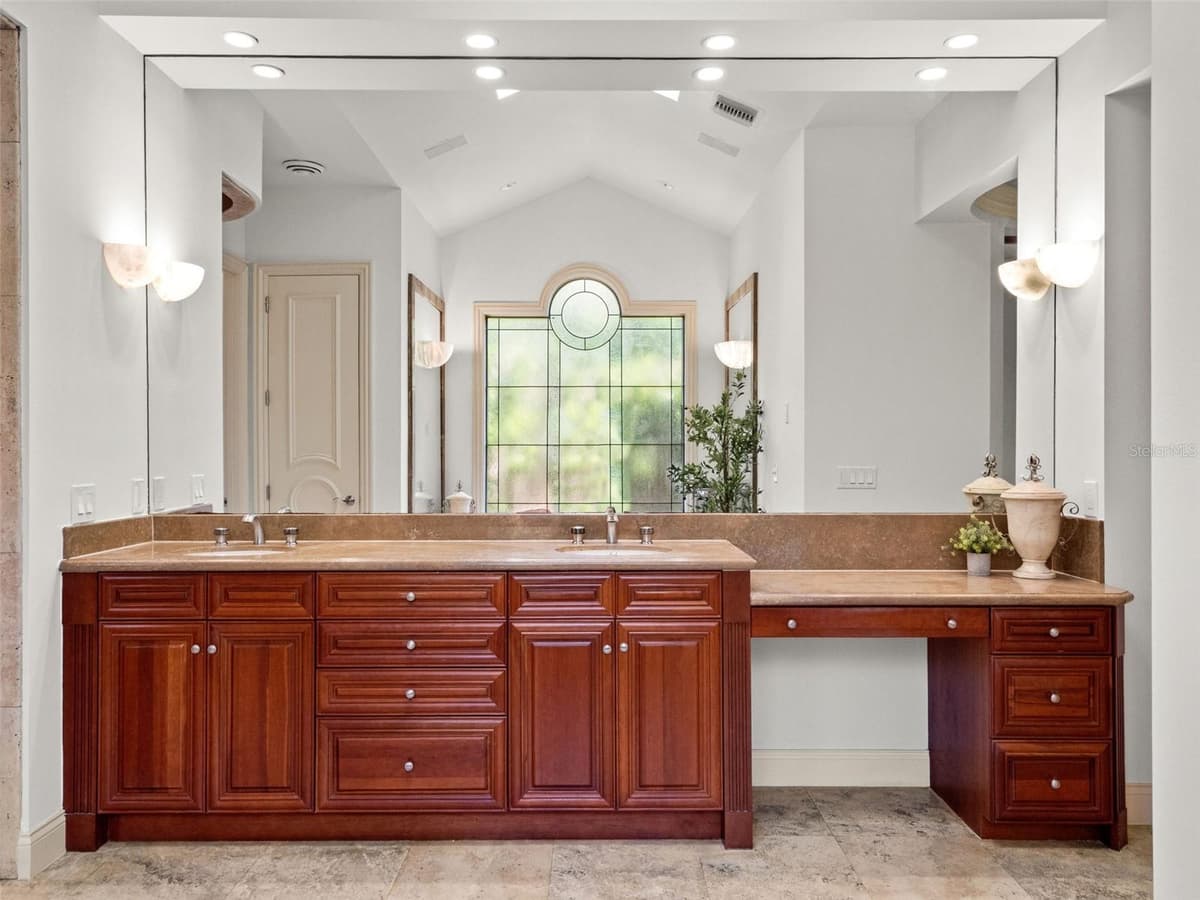 9222 SLOANE STREET — photo 42 of 100