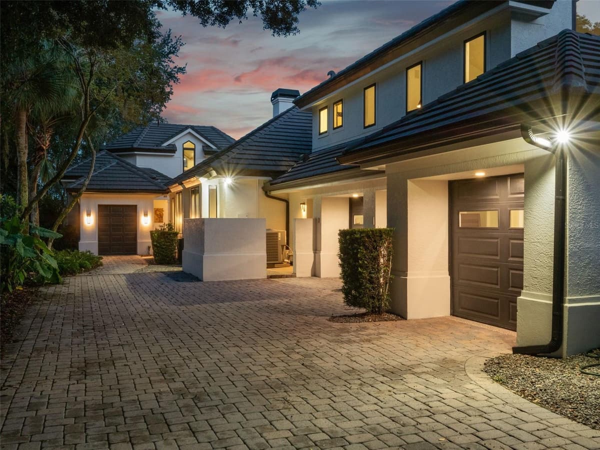 9222 SLOANE STREET — photo 90 of 100