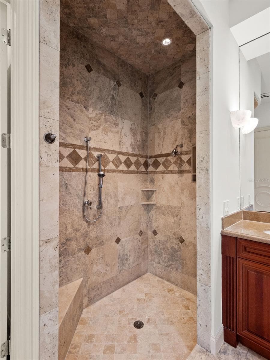 9222 SLOANE STREET — photo 41 of 100