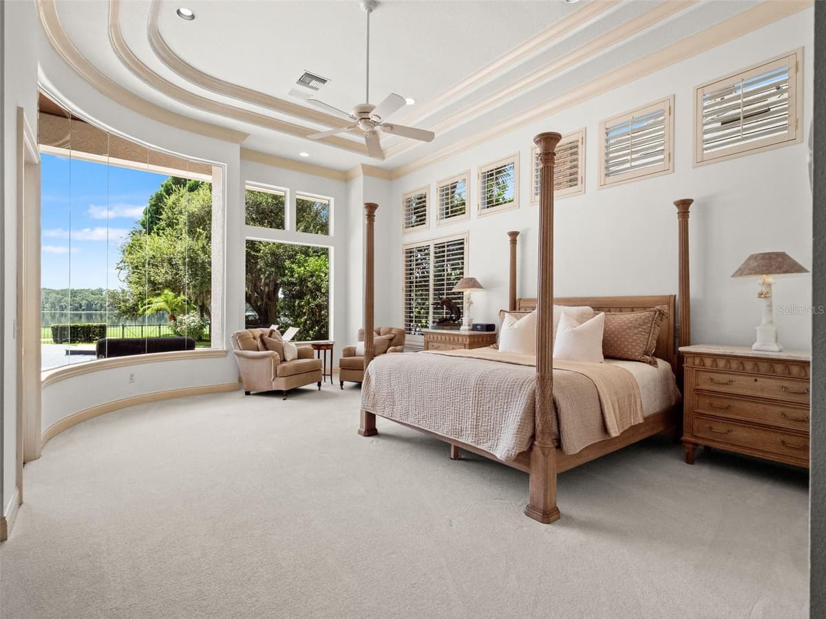 9222 SLOANE STREET — photo 35 of 100