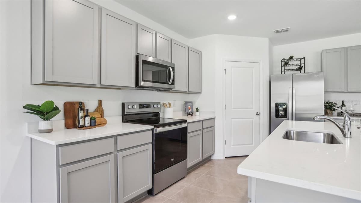 1213 12TH STREET — photo 13 of 25