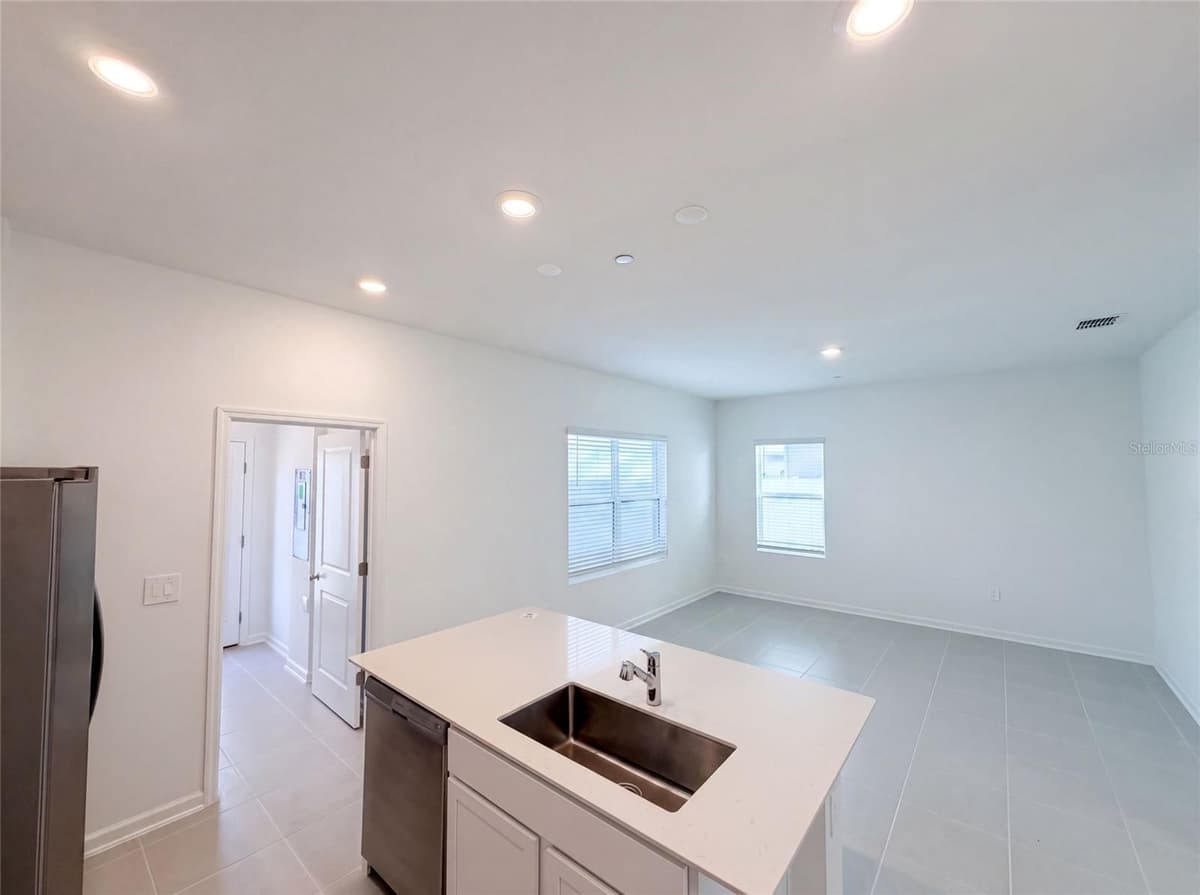 2224 RED SUN STREET — photo 11 of 25