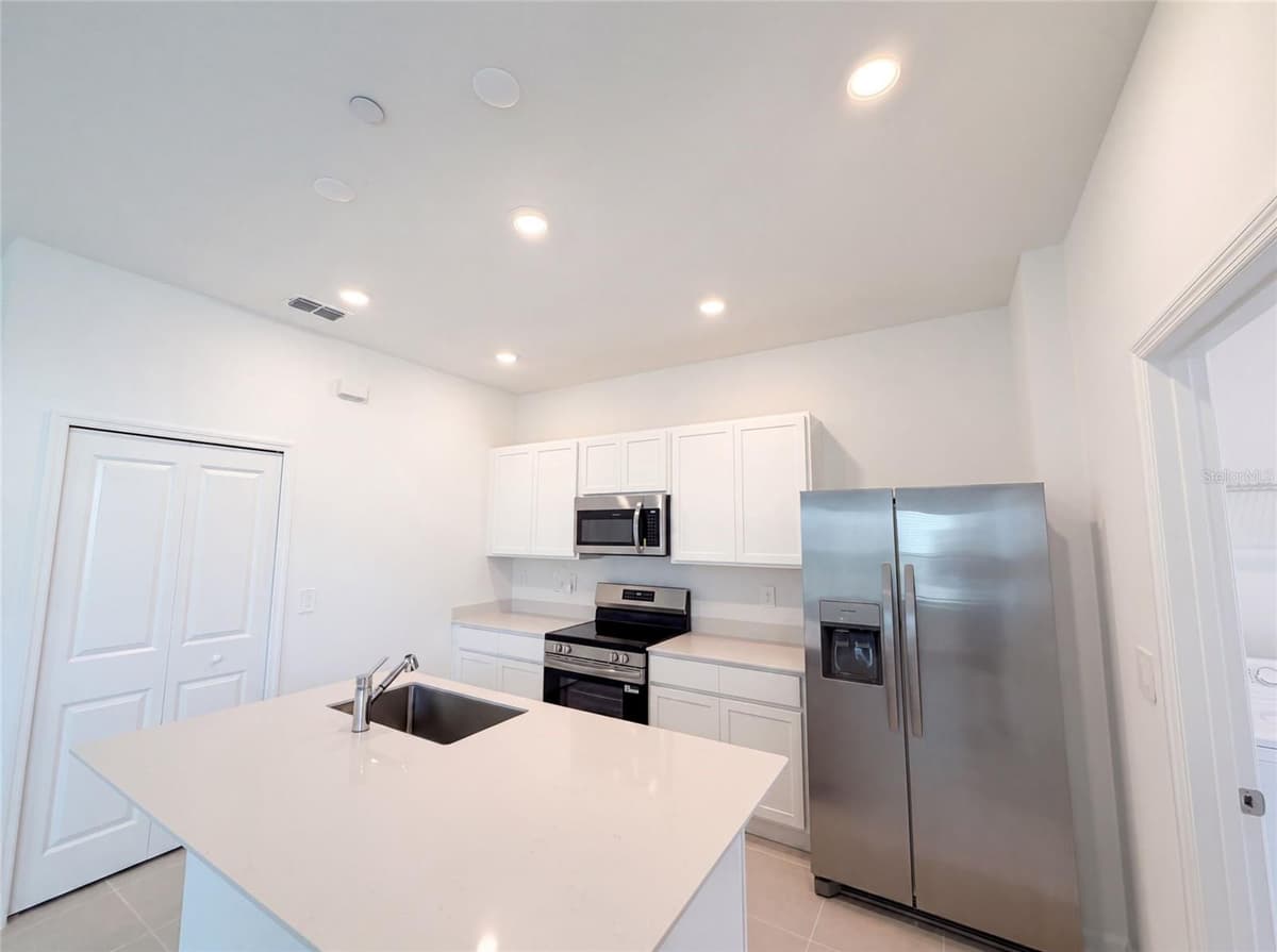 2224 RED SUN STREET — photo 9 of 25