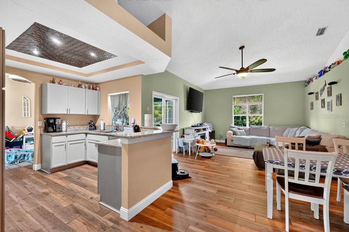 800 COLTRA LANE — photo 9 of 36