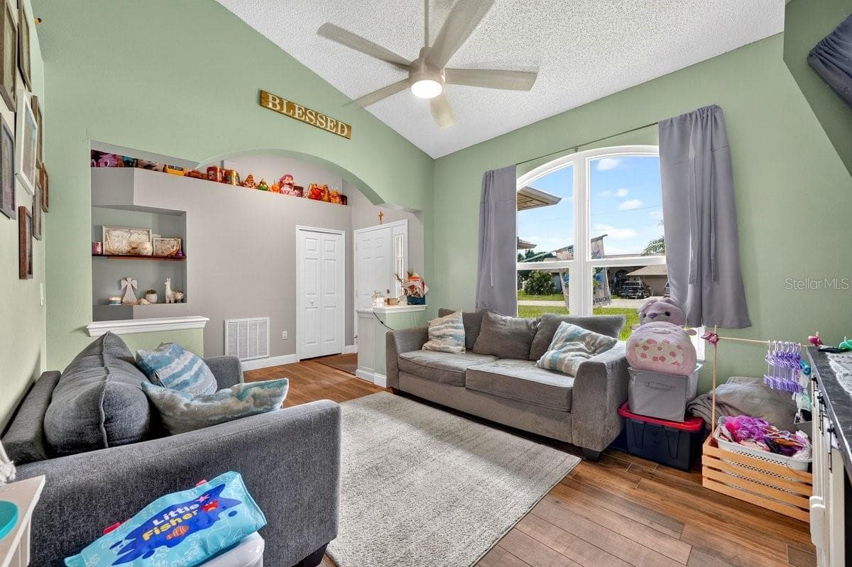 800 COLTRA LANE — photo 17 of 36