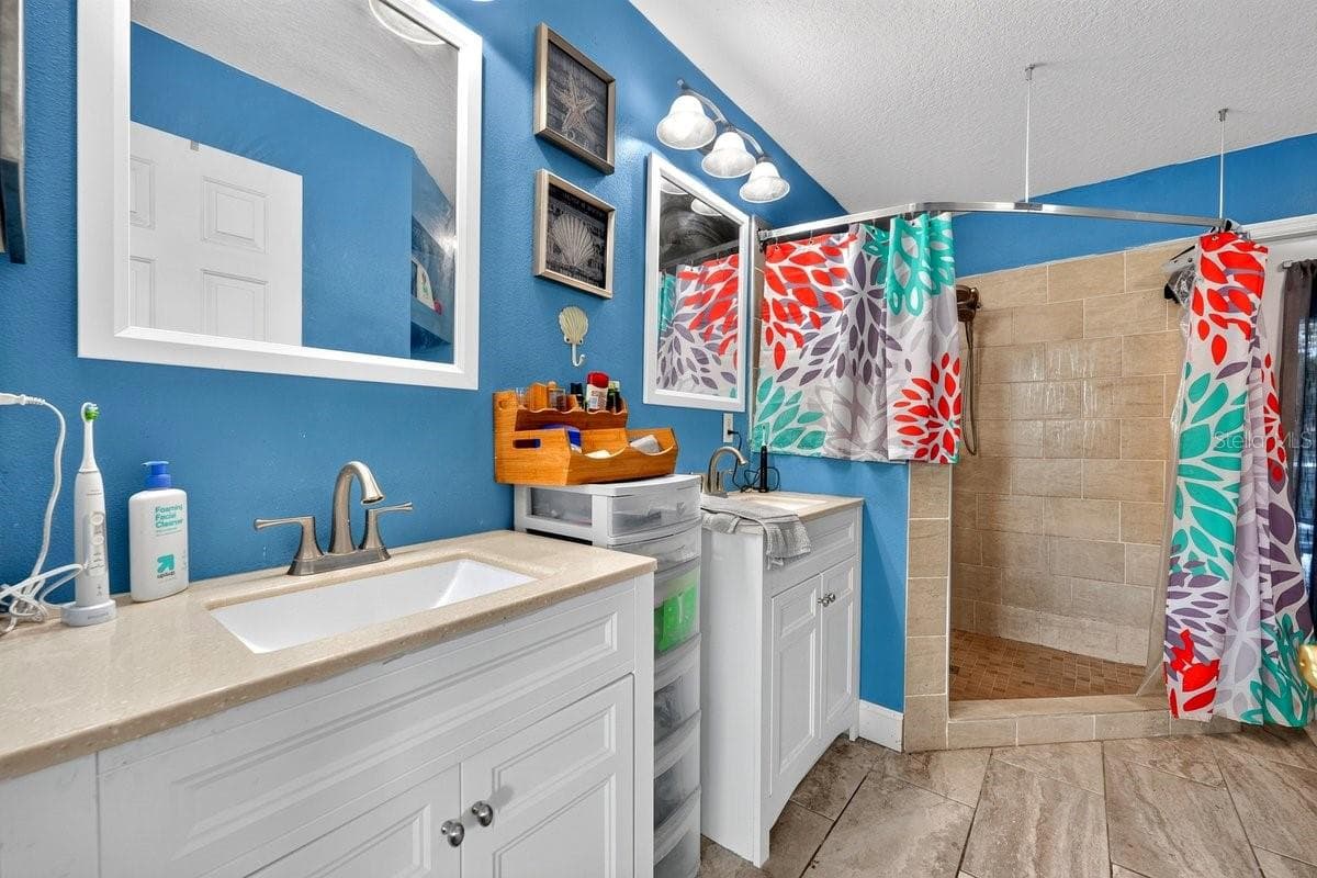 800 COLTRA LANE — photo 14 of 36
