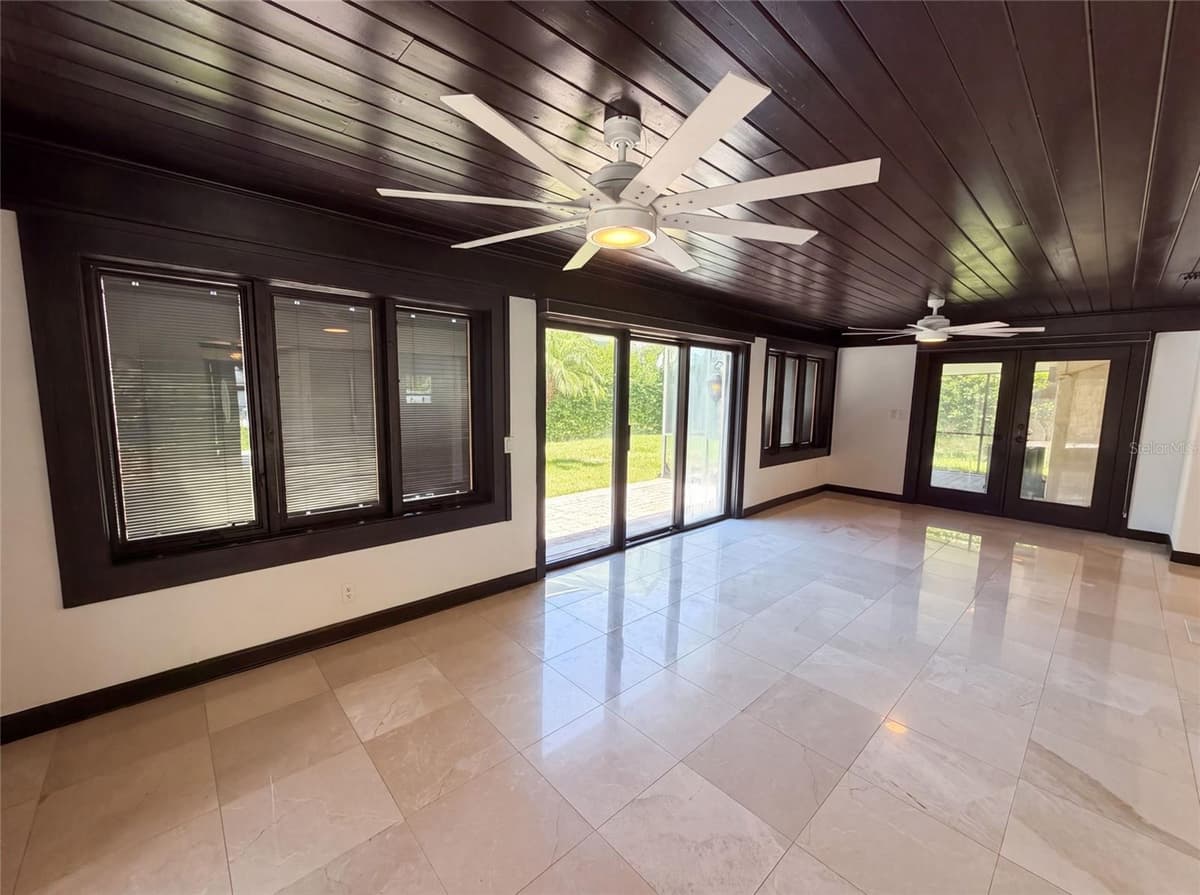 1515 WEST SHORE BOULEVARD — photo 7 of 25
