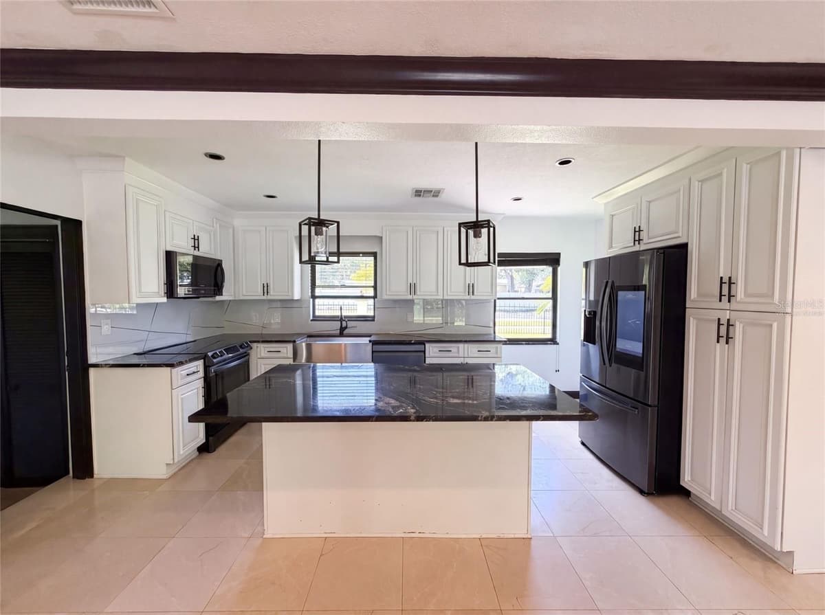 1515 WEST SHORE BOULEVARD — photo 2 of 25