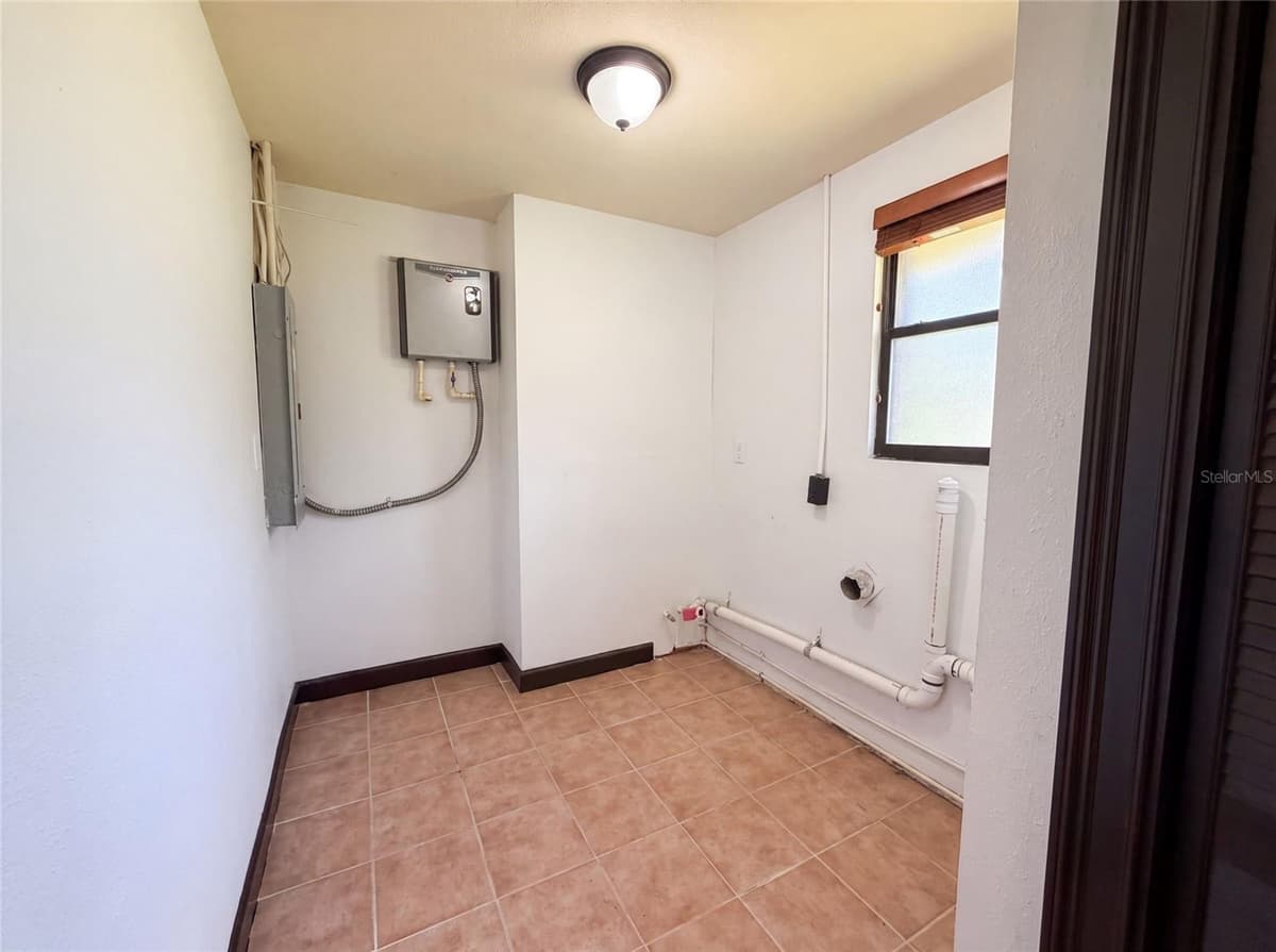 1515 WEST SHORE BOULEVARD — photo 15 of 25