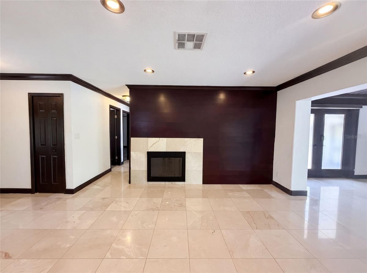 1515 WEST SHORE BOULEVARD — photo 10 of 25