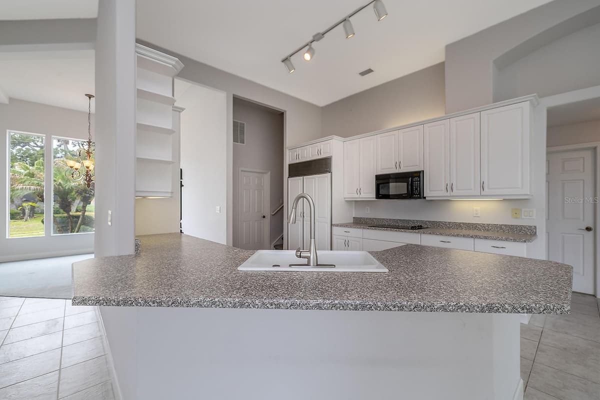 2711 JOHN ANDERSON DRIVE — photo 3 of 54