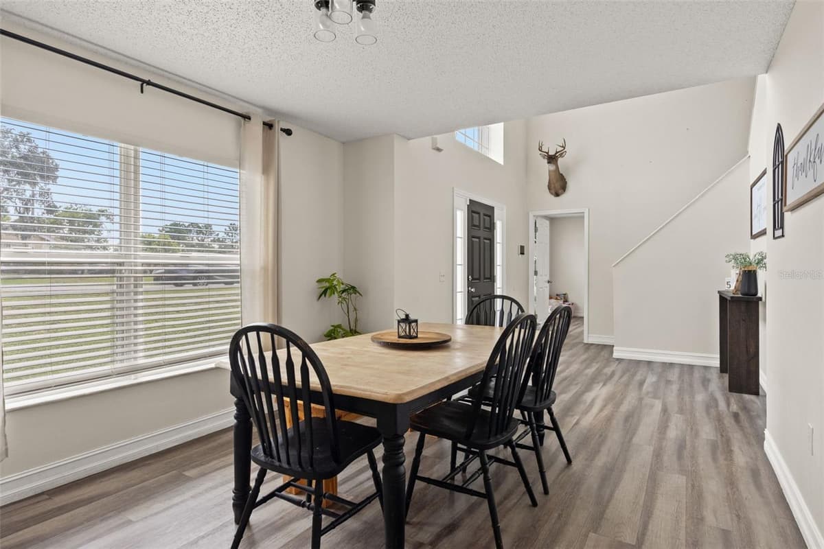 2253 WHITEWOOD AVENUE — photo 9 of 58