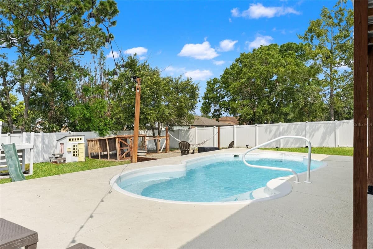 2253 WHITEWOOD AVENUE — photo 46 of 58