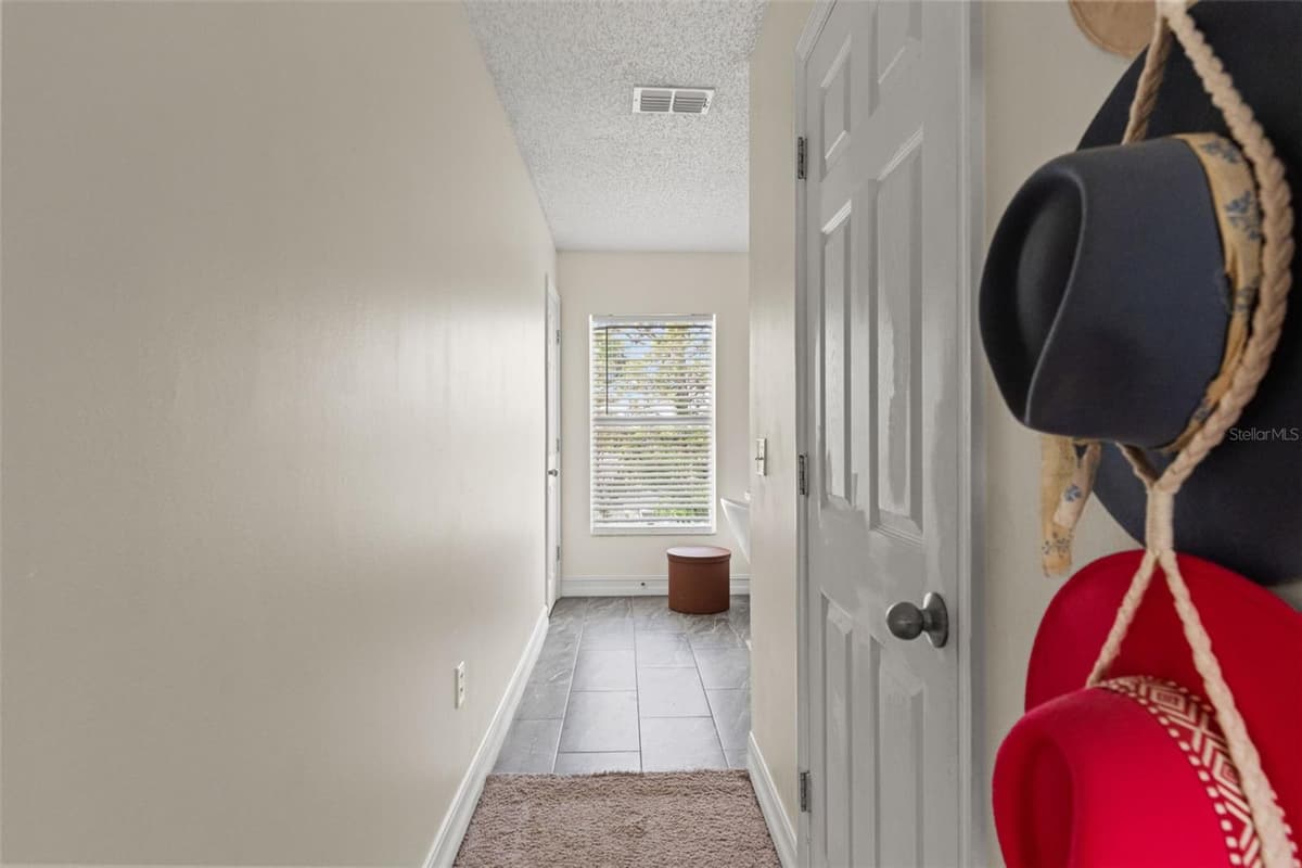 2253 WHITEWOOD AVENUE — photo 36 of 58