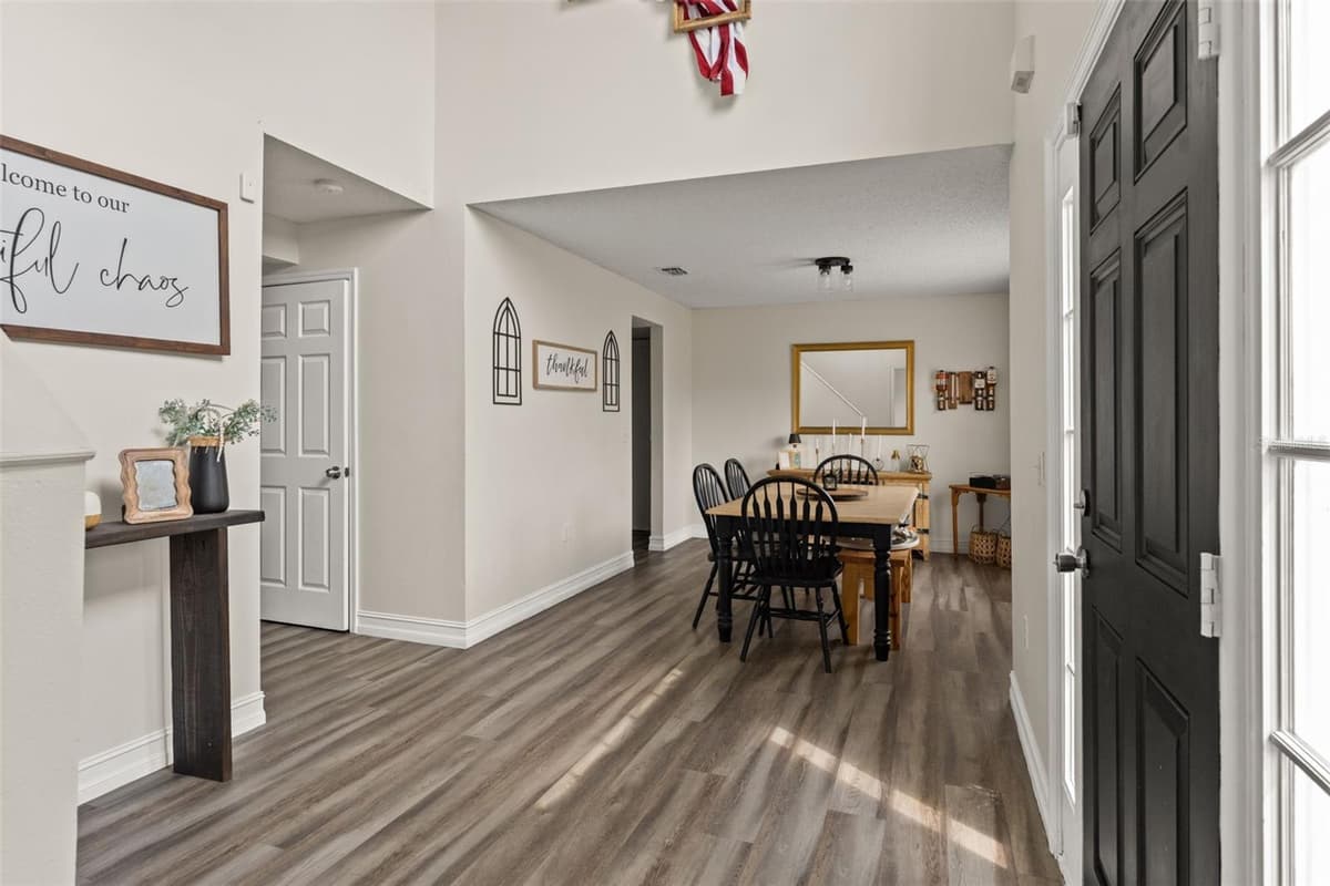 2253 WHITEWOOD AVENUE — photo 8 of 58