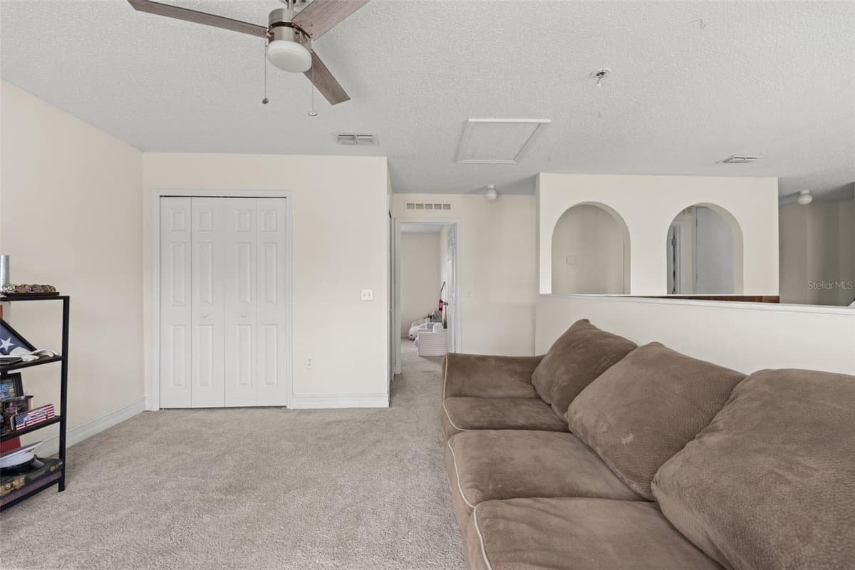 2253 WHITEWOOD AVENUE — photo 37 of 58