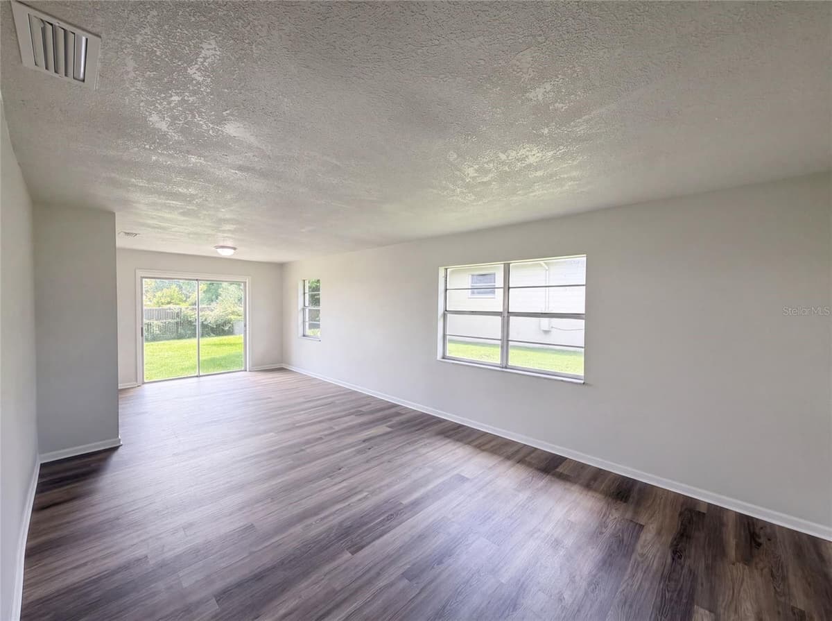 4918 DENISE AVENUE — photo 7 of 18