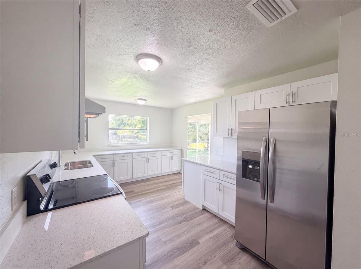 4918 DENISE AVENUE — photo 6 of 18