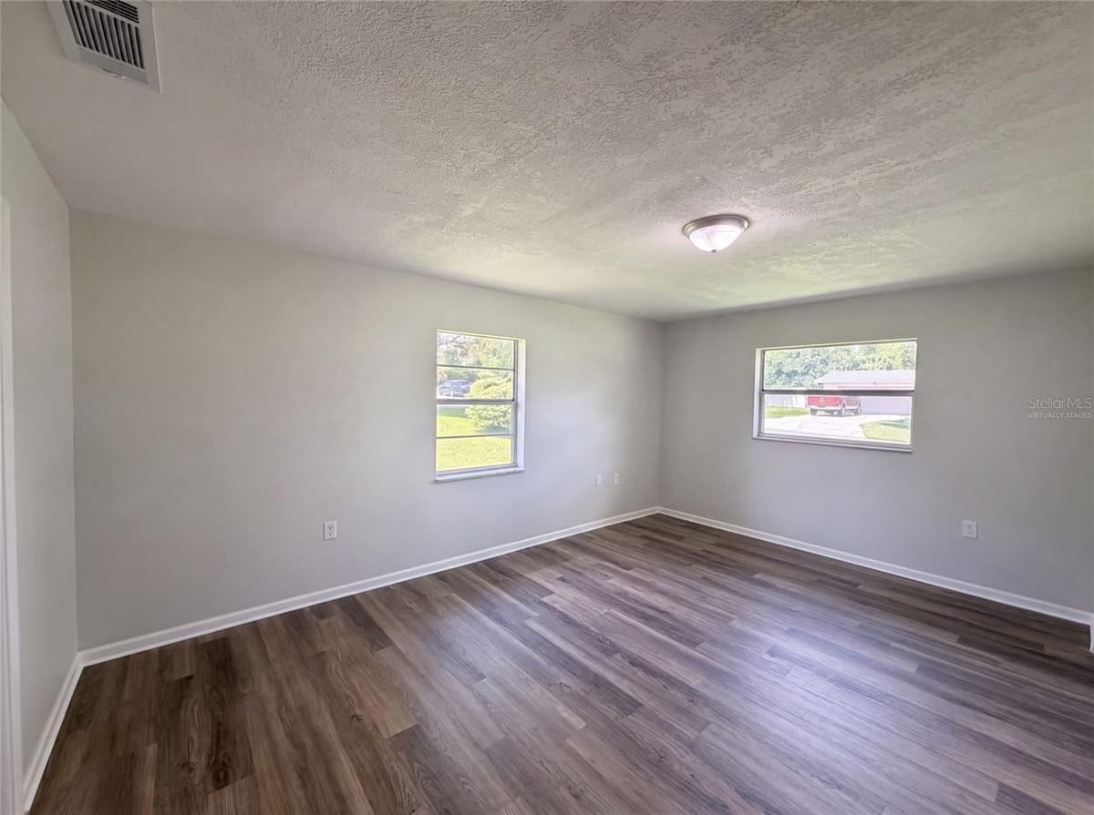 4918 DENISE AVENUE — photo 4 of 18