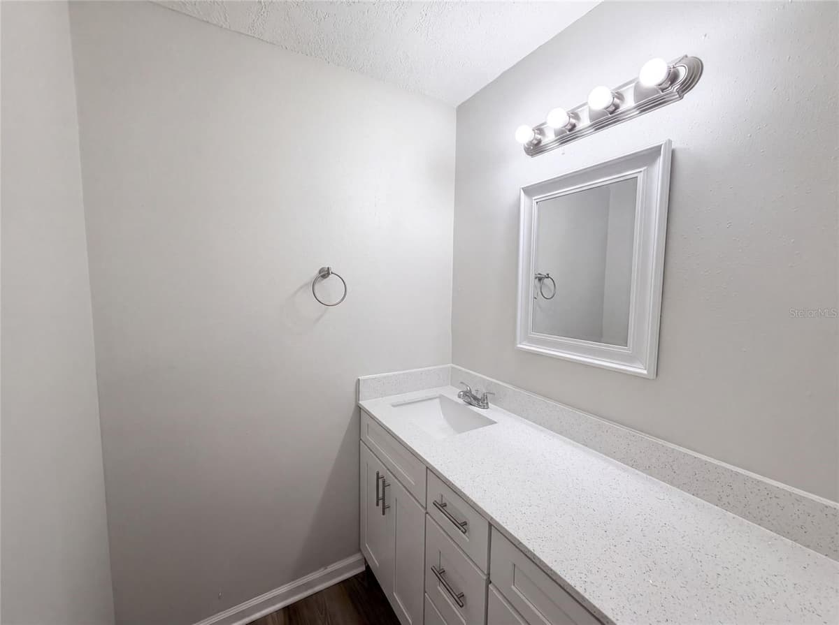 4918 DENISE AVENUE — photo 14 of 18