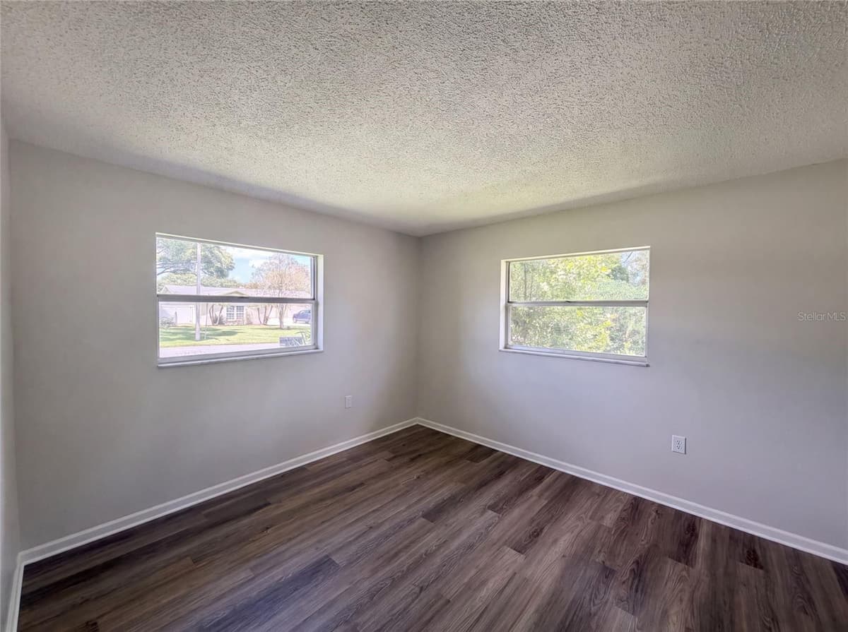 4918 DENISE AVENUE — photo 11 of 18