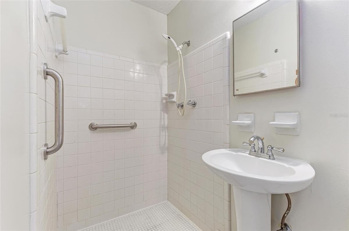 1507 VENICE BOULEVARD — photo 17 of 30
