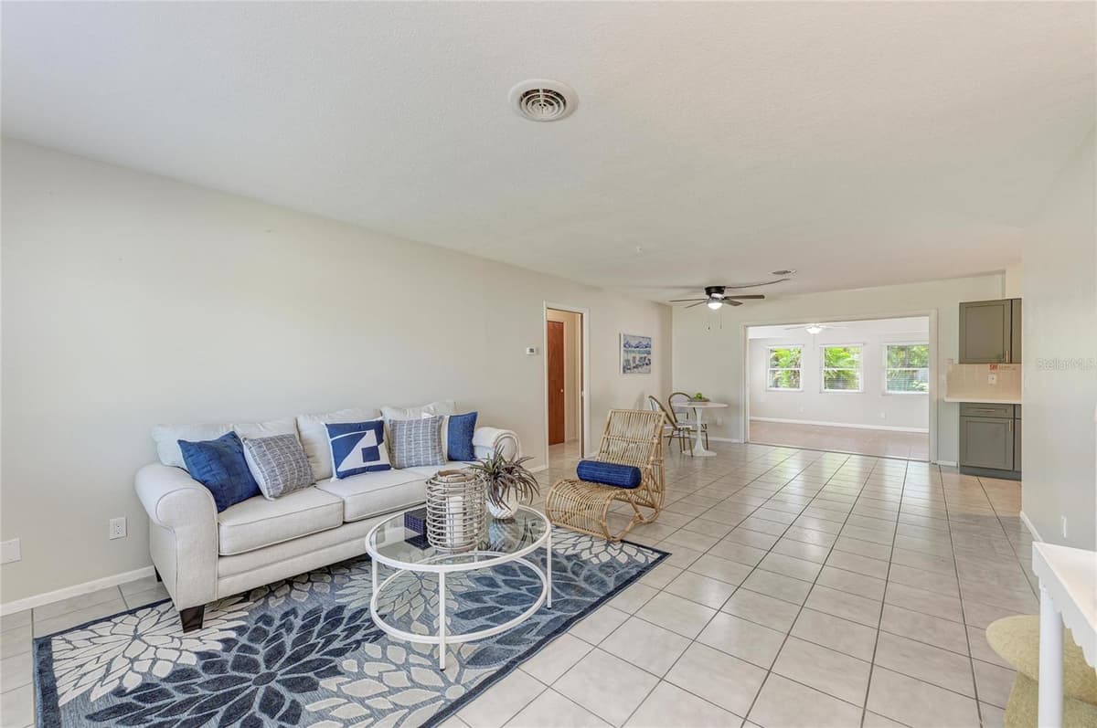 1507 VENICE BOULEVARD — photo 11 of 30