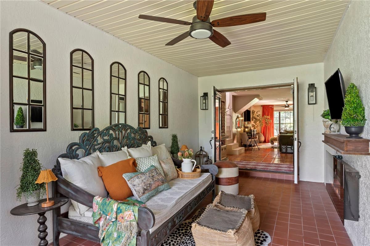 7915 FLOWERFIELD DRIVE — photo 5 of 42