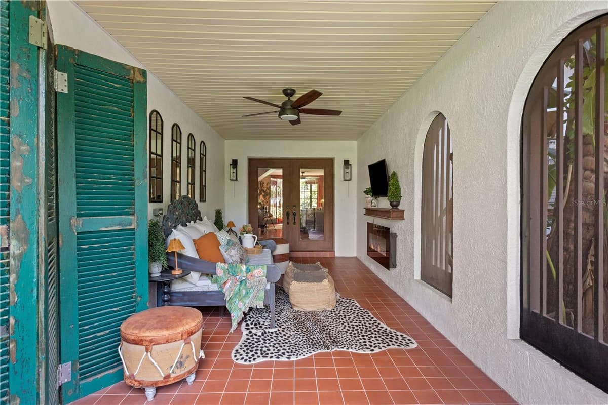 7915 FLOWERFIELD DRIVE — photo 4 of 42