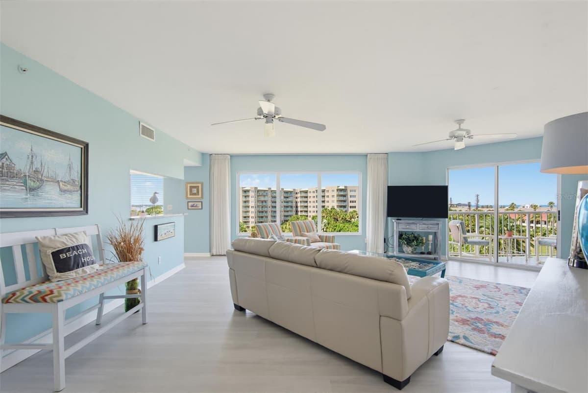 3 OCEANS WEST BOULEVARD — photo 4 of 51