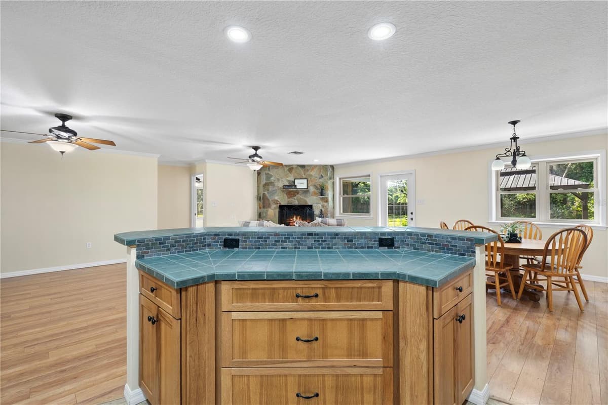 7838 SLOEWOOD DRIVE — photo 11 of 29