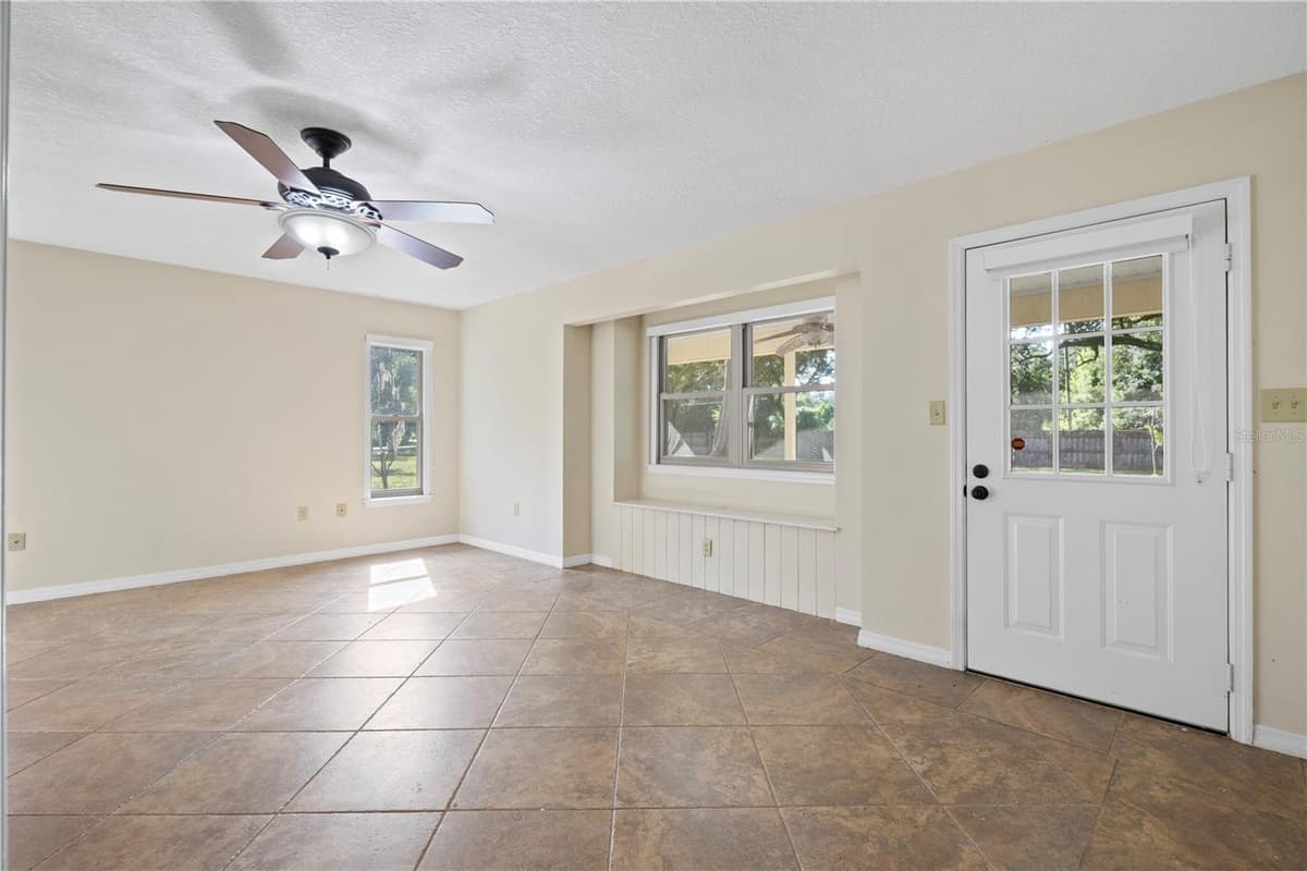 7838 SLOEWOOD DRIVE — photo 12 of 29