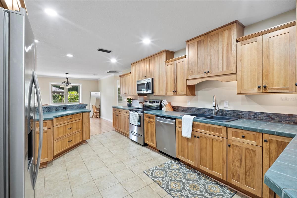 7838 SLOEWOOD DRIVE — photo 10 of 29
