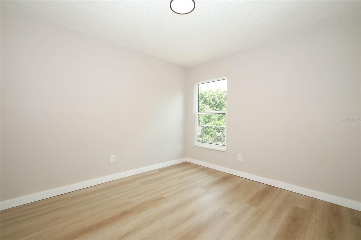 761 ROBINHOOD DRIVE — photo 27 of 39