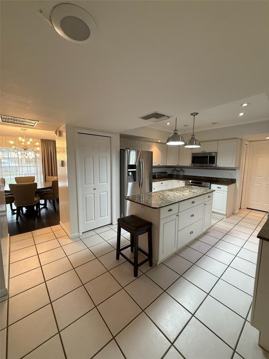 8004 BELTREES COURT — photo 8 of 19