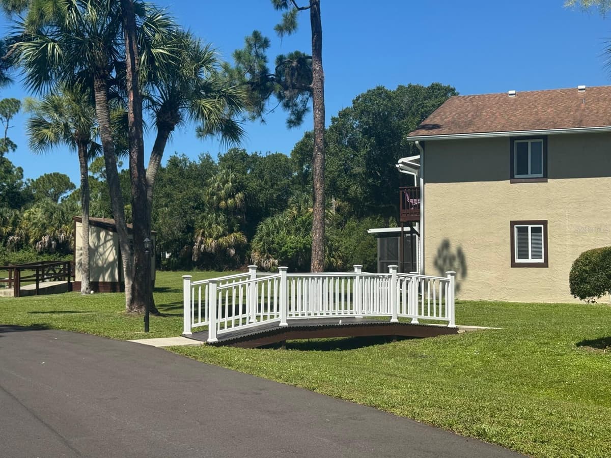22481 WESTCHESTER BOULEVARD — photo 3 of 28