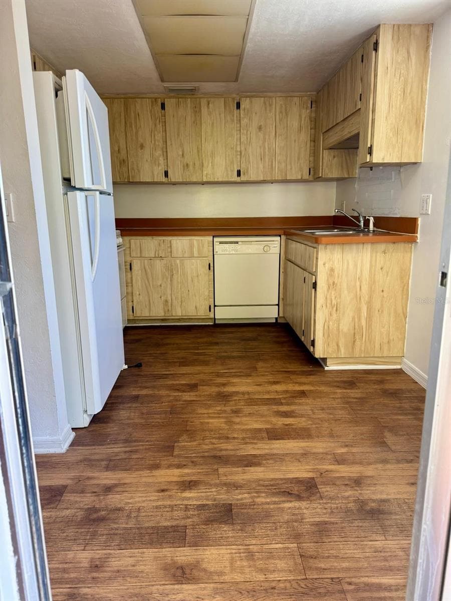 22481 WESTCHESTER BOULEVARD — photo 11 of 28
