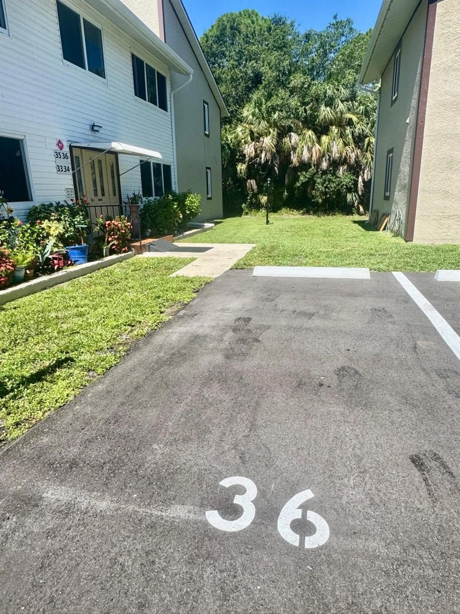 22481 WESTCHESTER BOULEVARD — photo 13 of 28