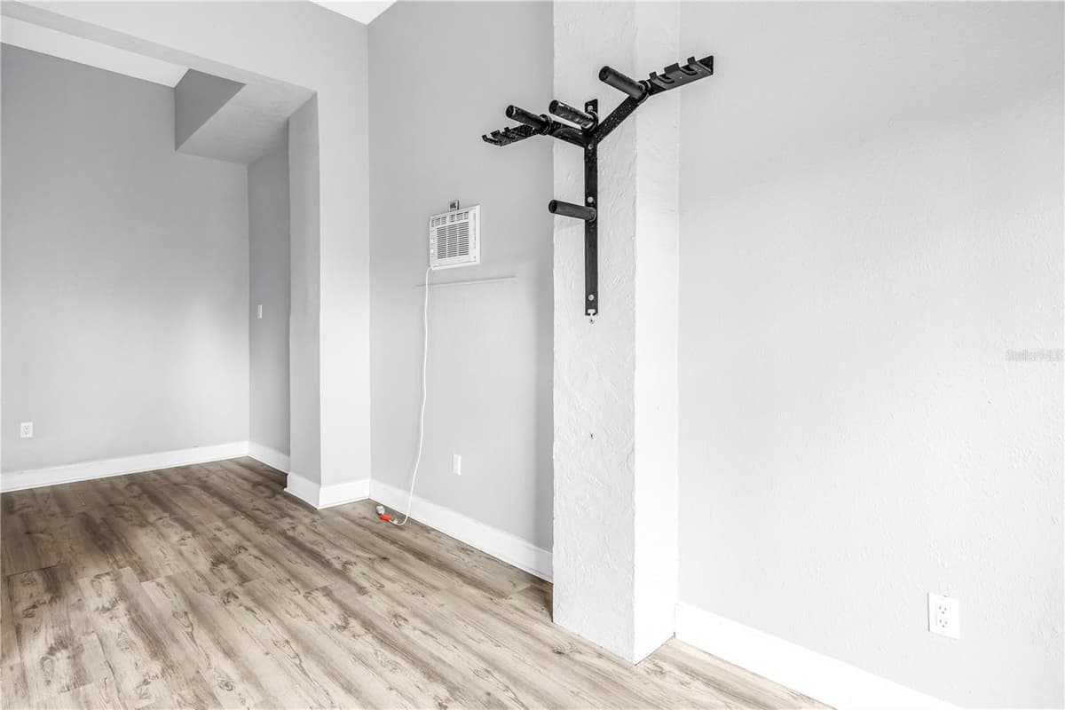 14500 BAYSHORE DRIVE — photo 11 of 58