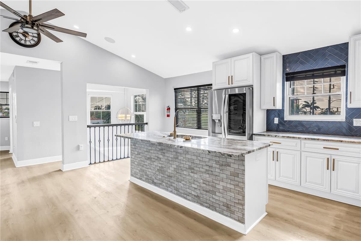 14500 BAYSHORE DRIVE — photo 18 of 58