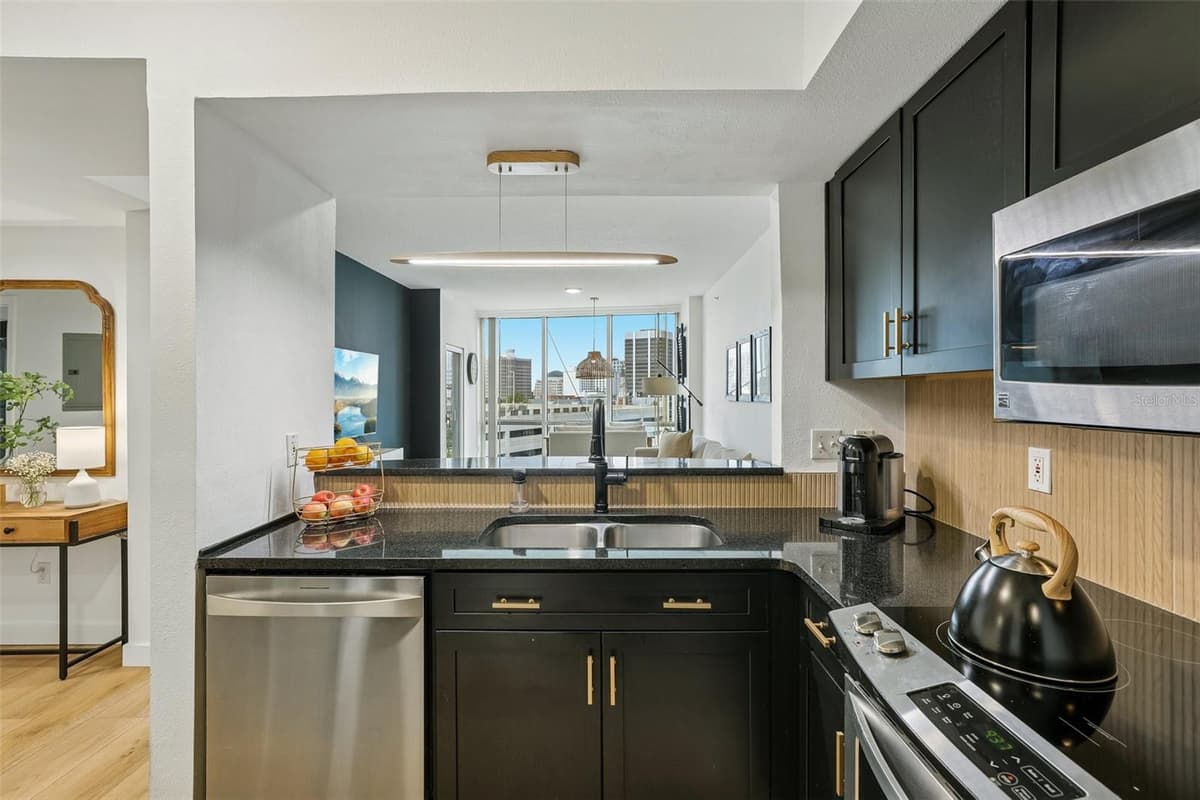 322 CENTRAL BOULEVARD — photo 14 of 35