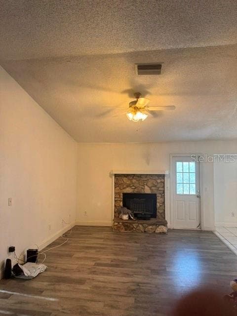 2602 GRAMERCY DRIVE — photo 2 of 17