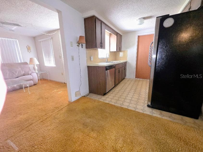 7639 SEASHORE DRIVE — photo 6 of 9