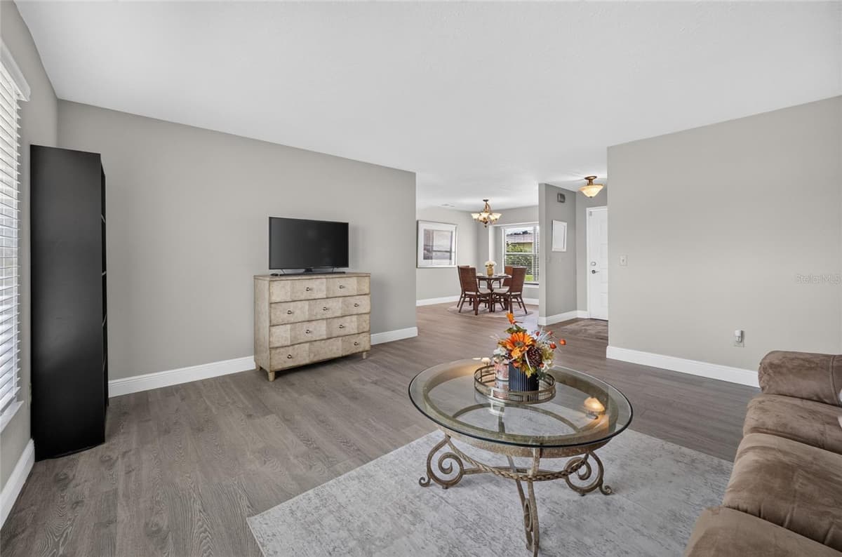 2495 TIPTON DRIVE — photo 8 of 40