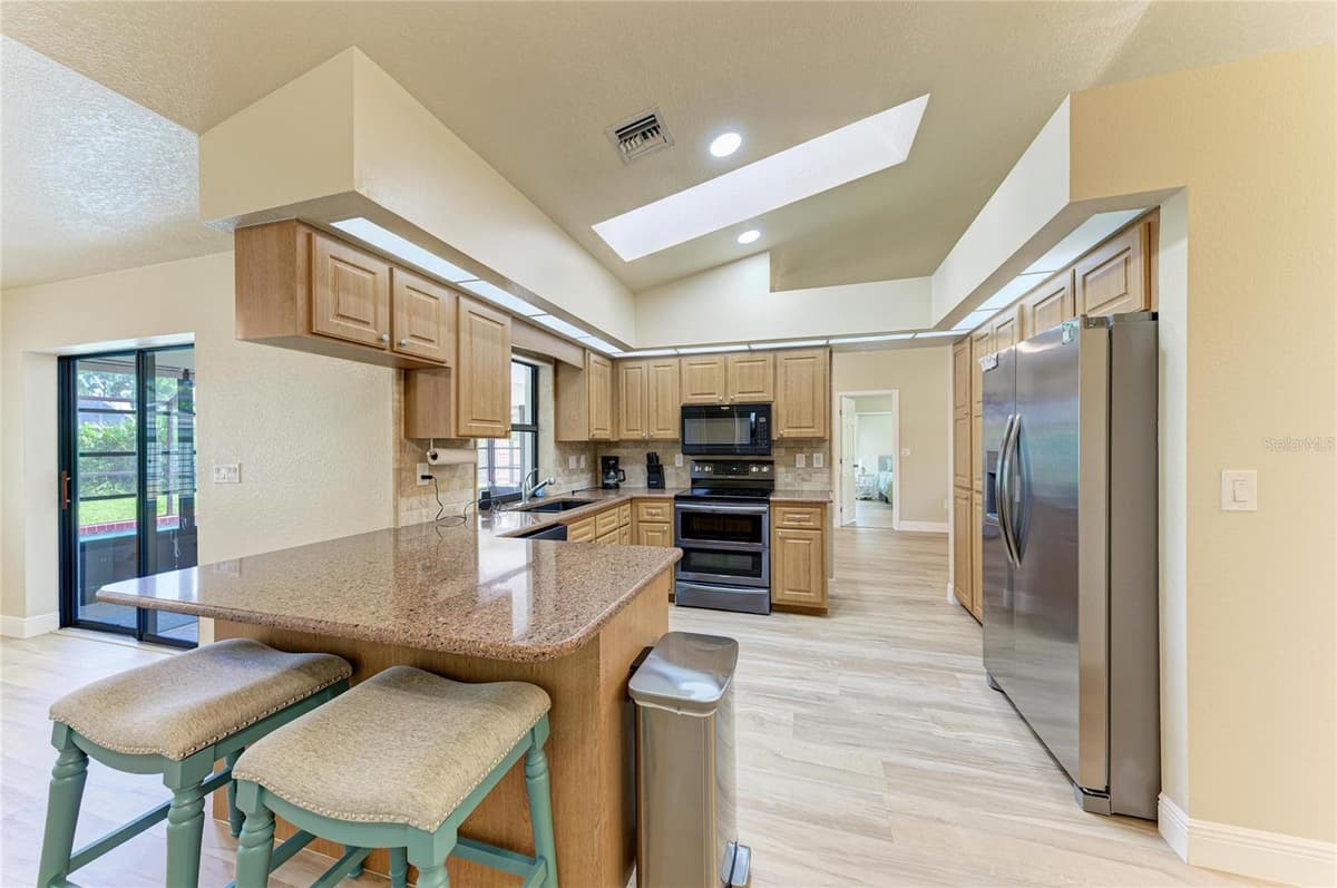 13088 PROCTOR AVENUE — photo 21 of 42