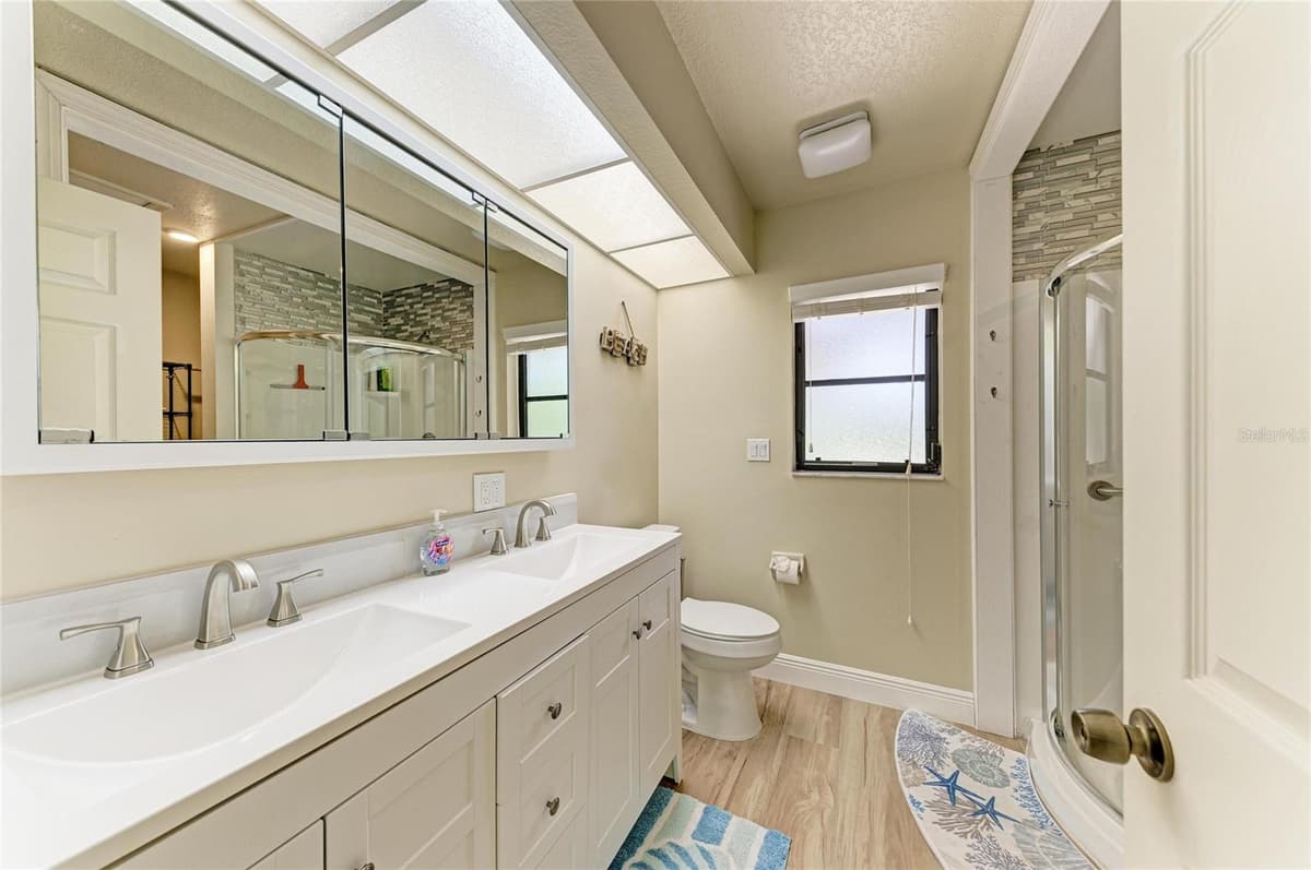 13088 PROCTOR AVENUE — photo 17 of 42