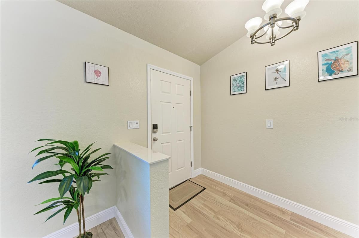 13088 PROCTOR AVENUE — photo 6 of 42