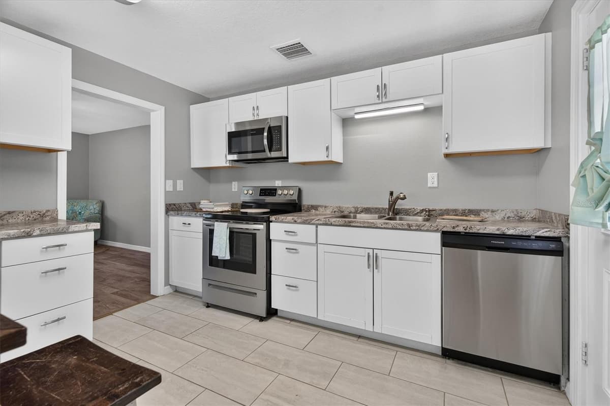 803 KING STREET — photo 9 of 26