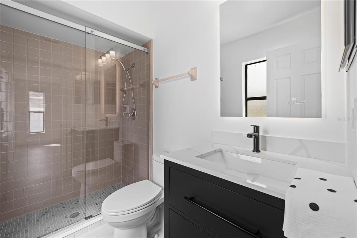 77 FREEPORT LANE — photo 7 of 18